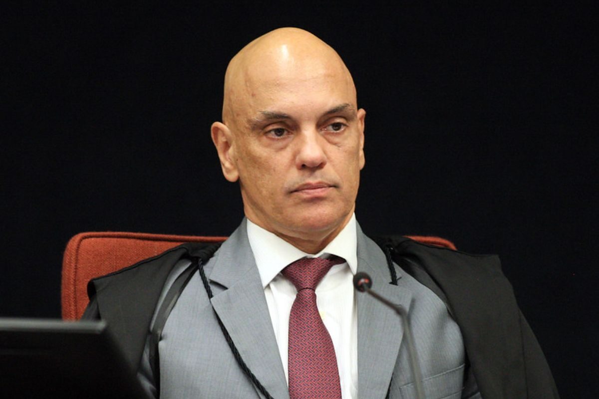 Alexandre de Moraes nega pedido do PL e condena o partido a multa de R$ 22 milhões