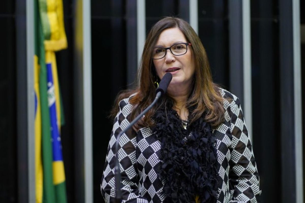 Bia Kicis acredita que Jair Bolsonaro não passará a faixa para Lula