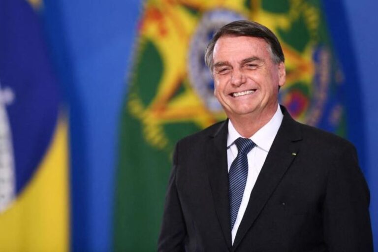 Jair Bolsonaro confirma presença na posse de ministros do STJ