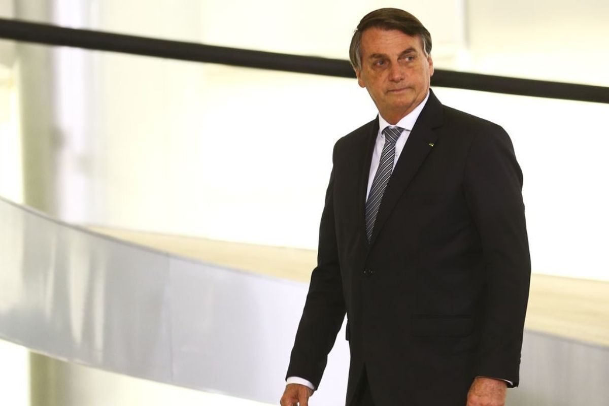 Gráfica pede inelegibilidade de Bolsonaro alegando não prestação de contas