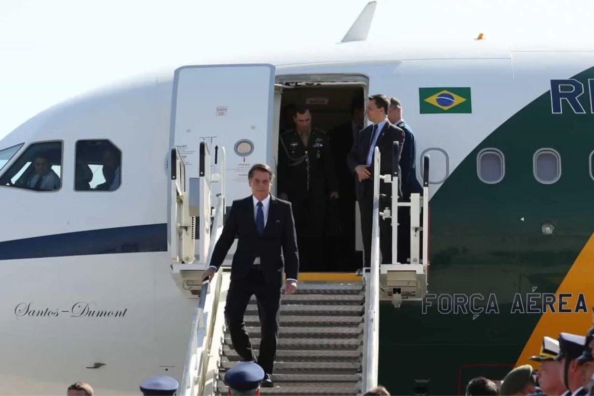 PT aciona PGR contra possível viagem de Jair Bolsonaro