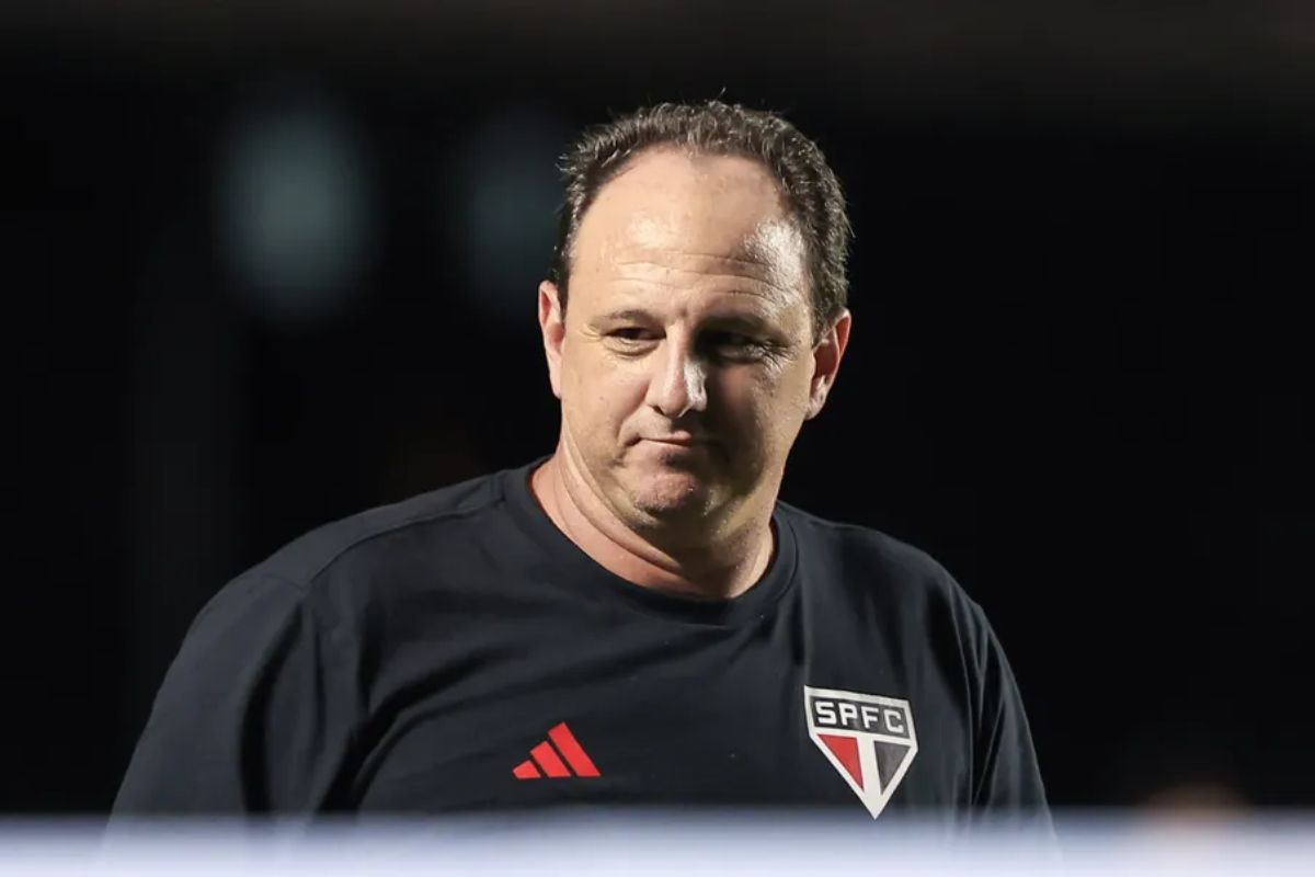 Rogério Ceni emerge como opção forte para assumir o comando técnico do Vasco