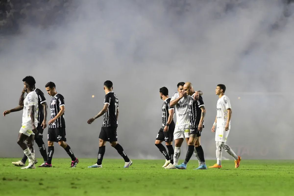 Santos jogará sem presença de torcida por 30 dias após tumulto na Vila