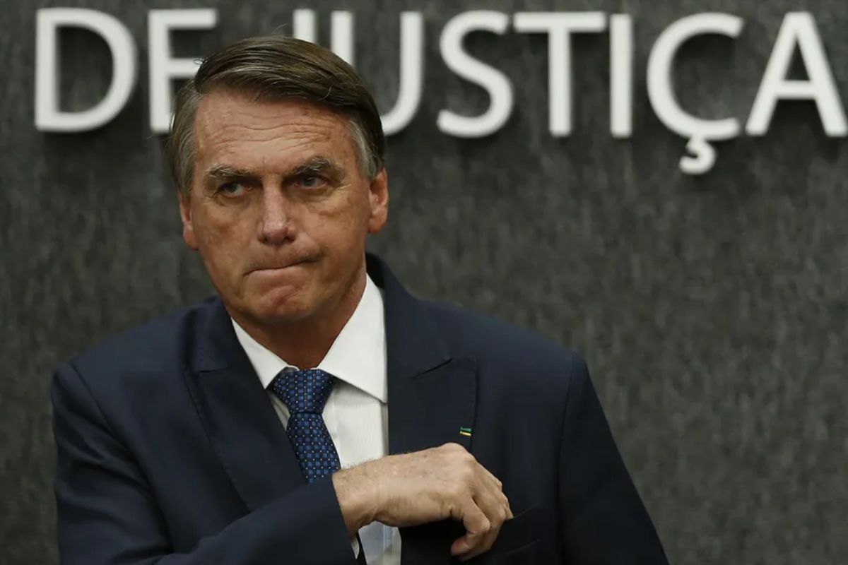 Jair Bolsonaro classifica estratégia da defesa de Mauro Cid como “kamikaze”