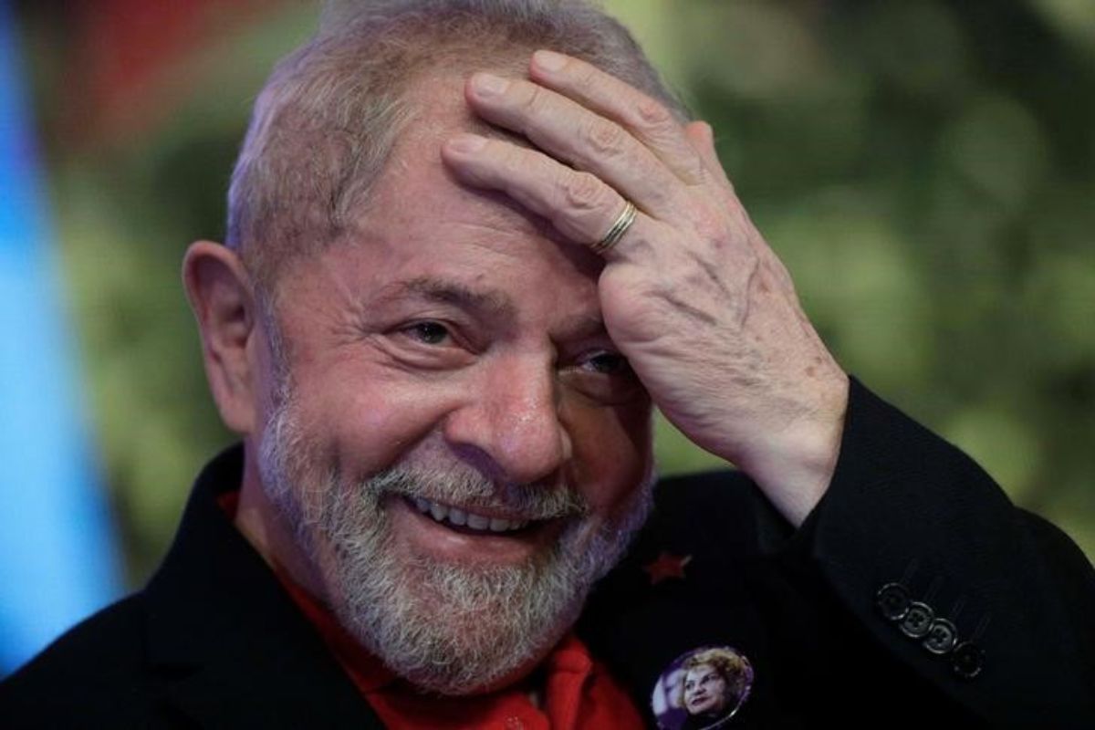 Ministro de Lula Propõe Imposto sobre Postes de Energia