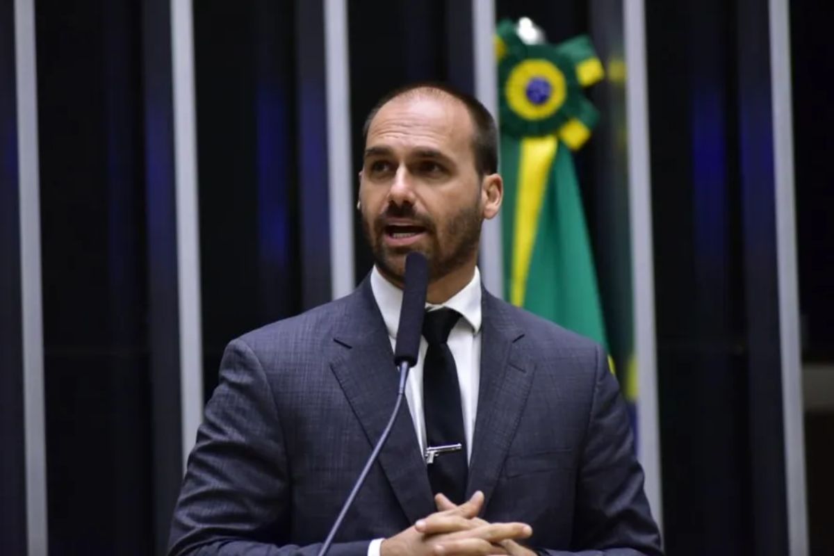 Conselho de Ética arquiva processo contra Eduardo Bolsonaro