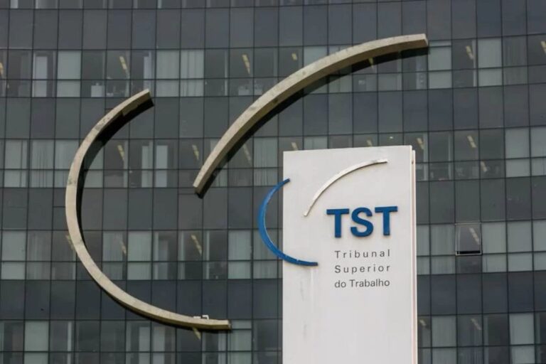 TST anuncia Concurso Público com Salários de até R$ 13,2 mil