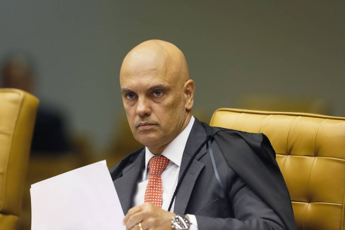 Alexandre de Moraes mantém condenação de réu por roubo de celular