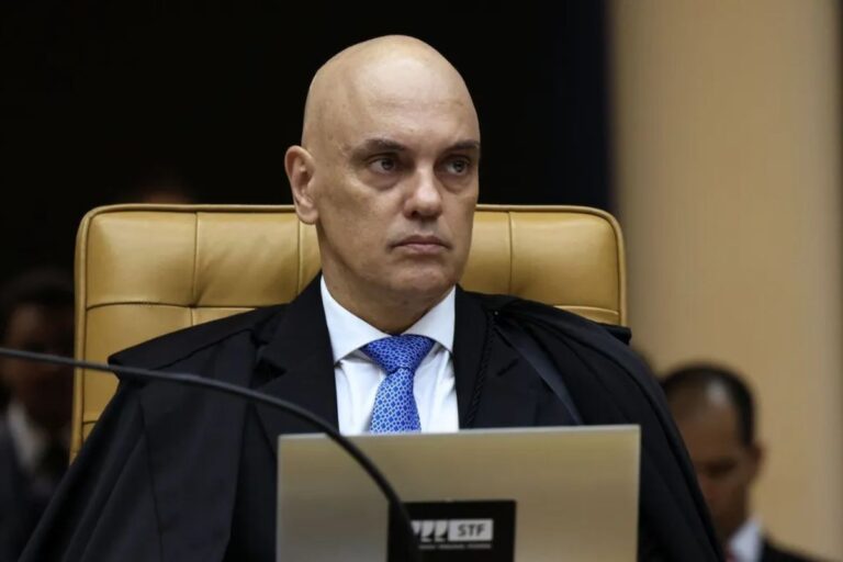 Alexandre de Moraes concede liberdade provisória para os oficiais da PM