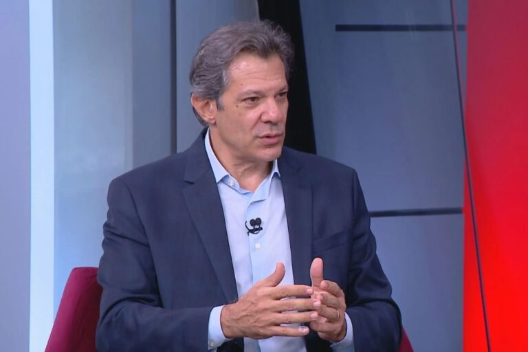 Haddad sugere envolvimento de Bolsonaro em polêmica sobre o Pix