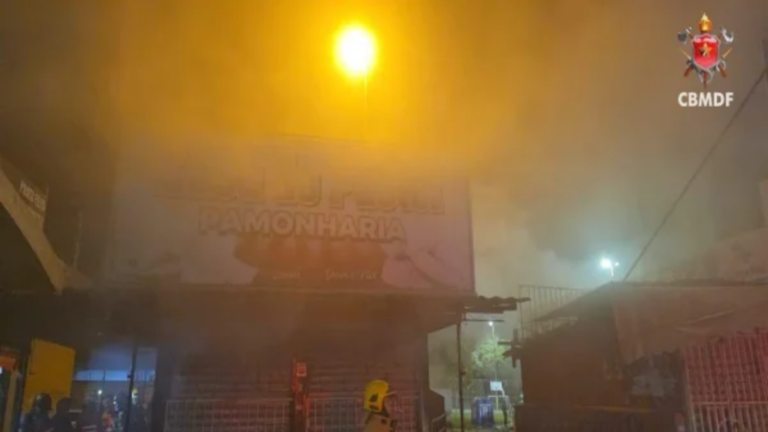 incendio-em-quiosque-mobiliza-corpo-de-bombeiros-na-feira-dos-goianos-em-taguatinga
