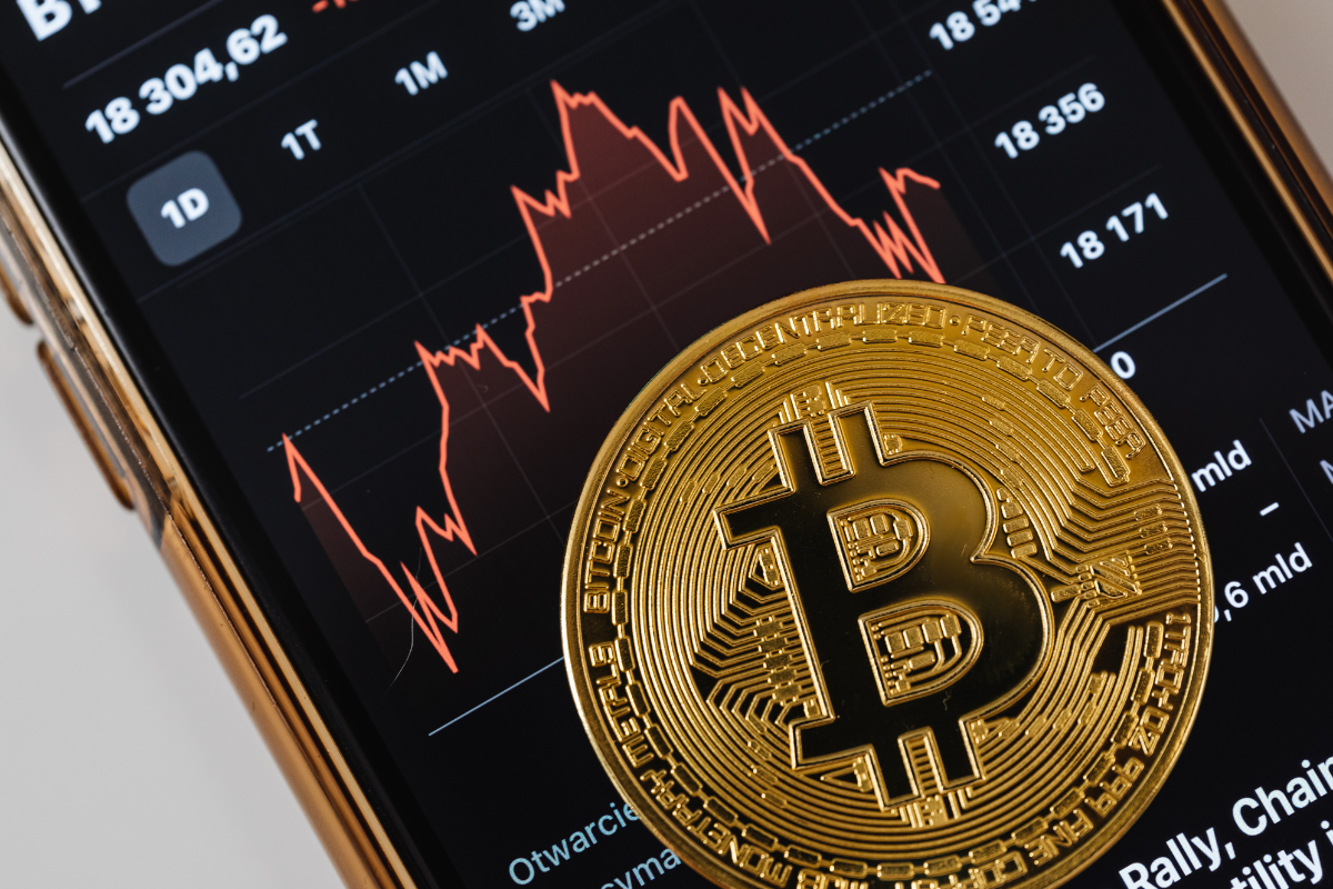 Volatilidade do ouro supera a do Bitcoin e coloca em xeque tese de reserva de valor, aponta Mercado Bitcoin