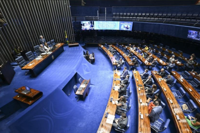 PT corre risco de reduzir bancada no Senado com seis cadeiras em jogo