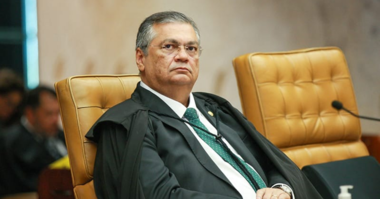 Oposição protocola pedido de impeachment contra ministro do STF no Senado